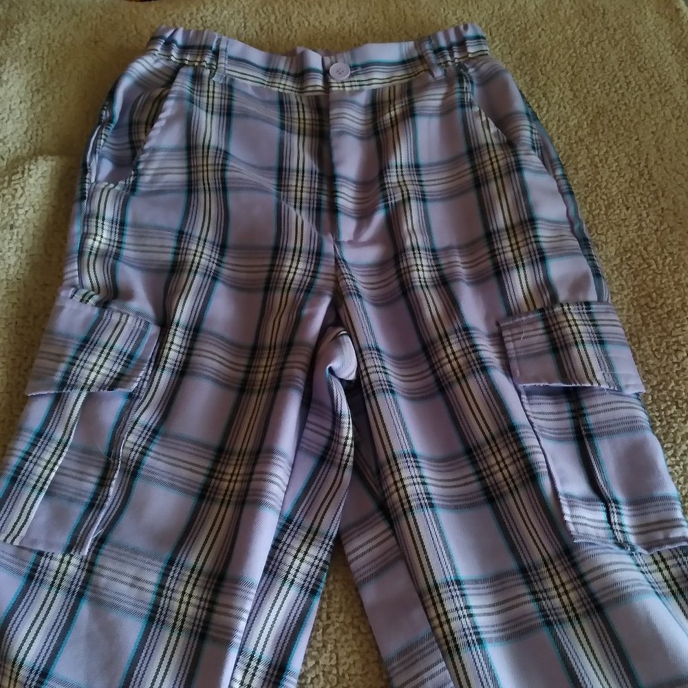 Rue21 Purple Plaid Wide-Leg Cargo Pants (Size M)